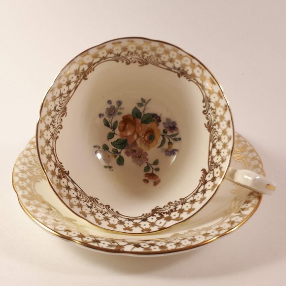 RARE !! Aynsley wide mouthed pale yellow teacup and saucer gold gilt - Picture 3 of 10